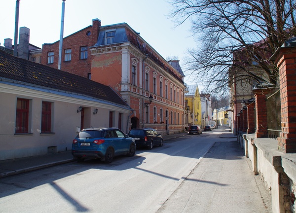 Armeenia delegatsioon H. Abovjani tänaval. Tartu, 1964. rephoto