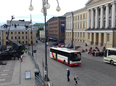 Työläisten vappukulkue Senaatintorilla. rephoto