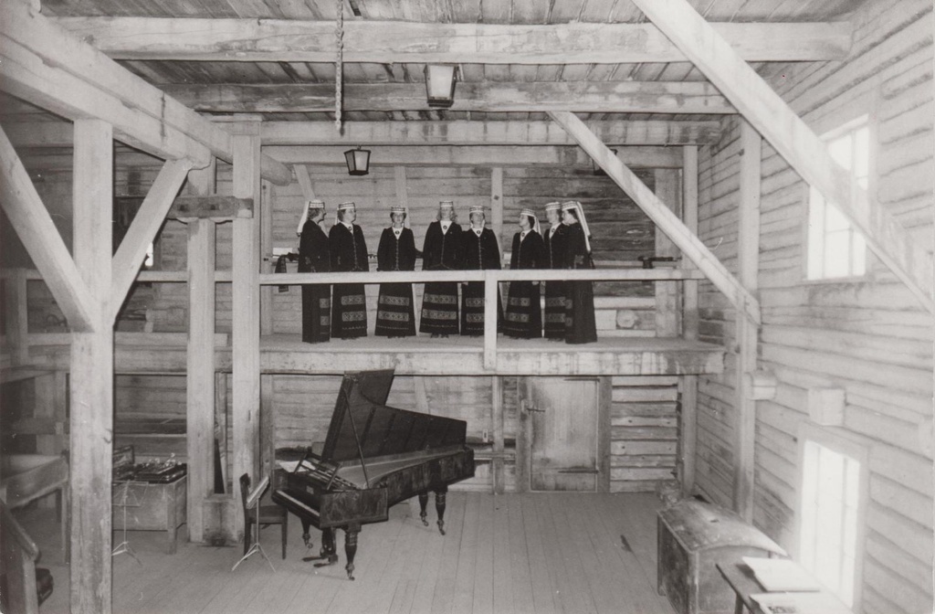 Ansambel "Linnutaja" ja instrumentaaltrio ühine kontsert Kurgjal veskikojas.