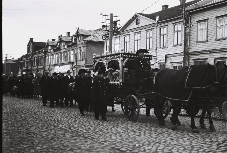 Fotonegatiiv. Mart Leksteini matused