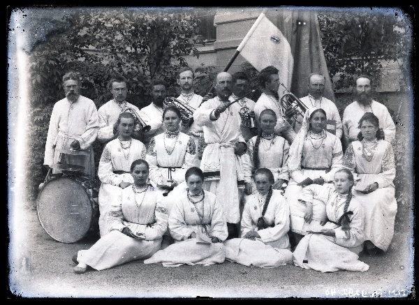 Iisaku muusika- ja segakoor Tallinna laulupeol 1896. aastal.