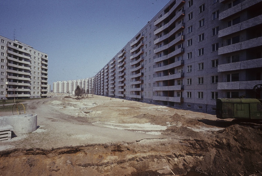 Väike- Õismäe, view of the building and the surroundings in the finishing stage