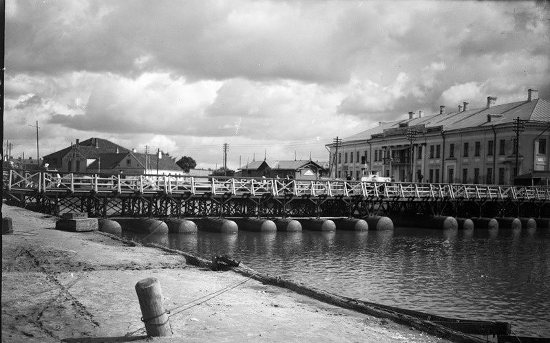 Pontoonsild Emajõel.