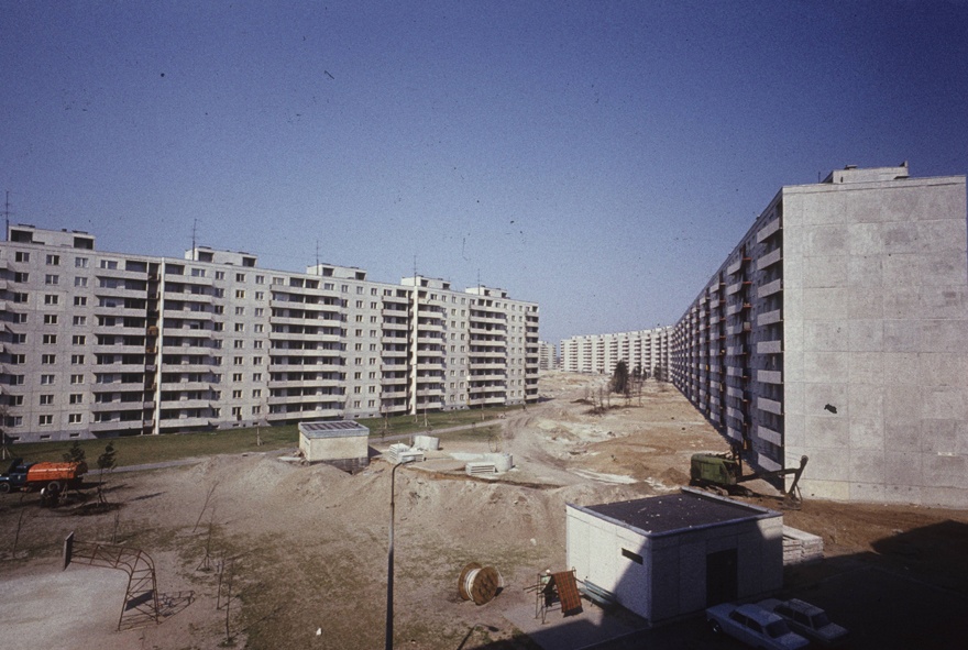 Väike- Õismäe, view of the building and the surroundings in the finishing stage