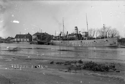Võõpsu sadam  similar photo