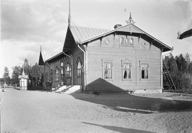 Suolahden rautatieasema