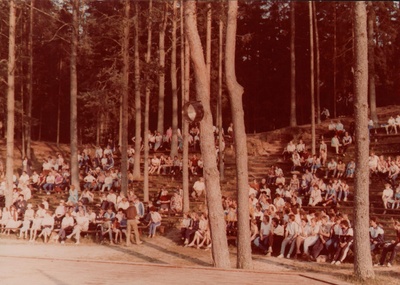 Liha-ja piimatööstuse spordimängude pealtvaatajad  duplicate photo