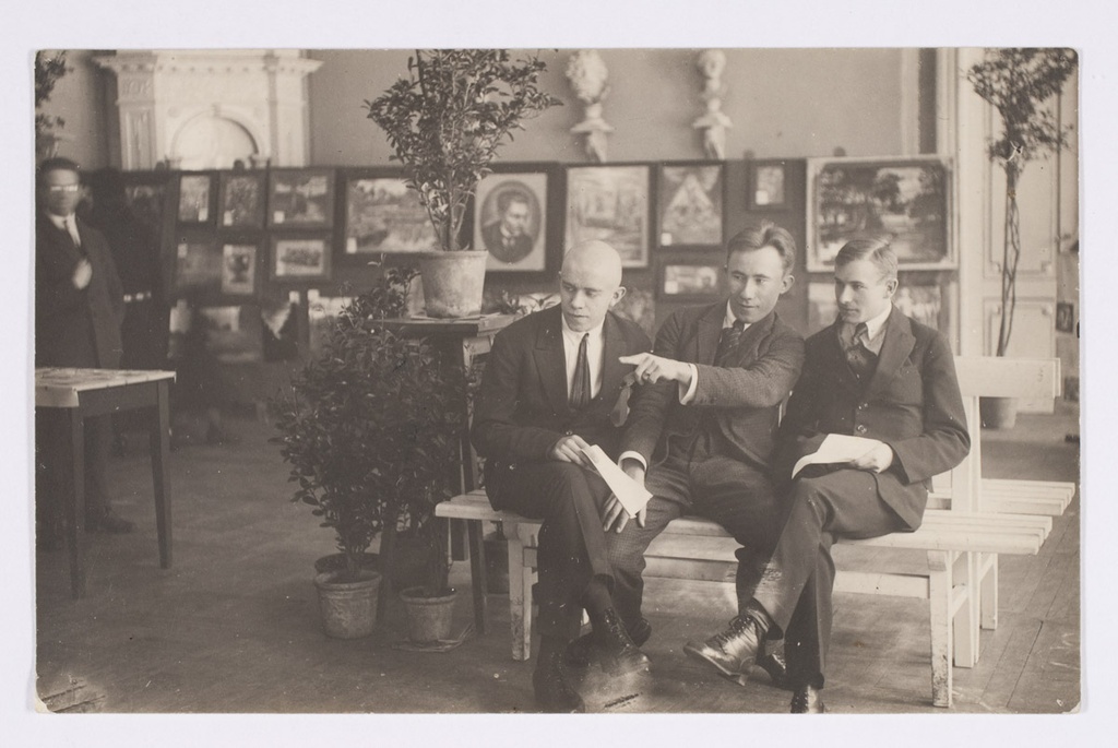 Gümnaasiumi kunstiringi "Ilmarine" näitus 1923/24. õ-a.