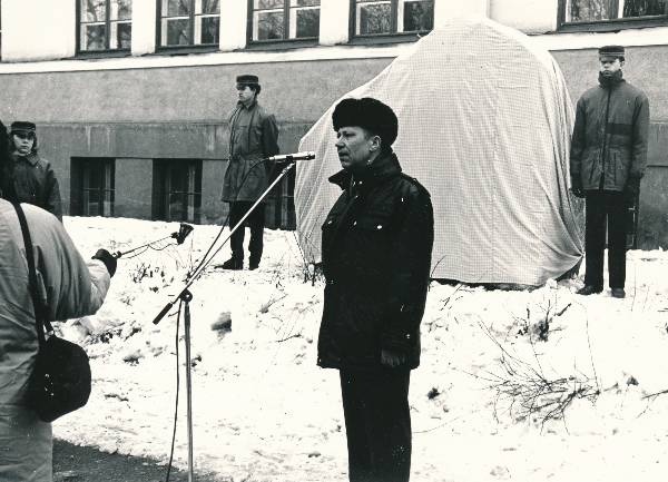 Tartu Pedagoogilise Kooli 160. aastapäeva mälestuskivi avamine 1988a.