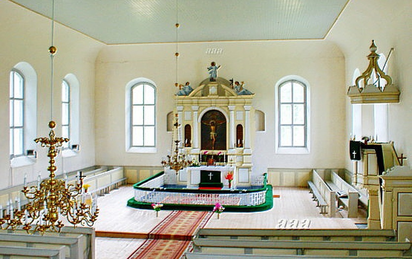 Foto. Rõuge kirik, vaade altarile. rephoto