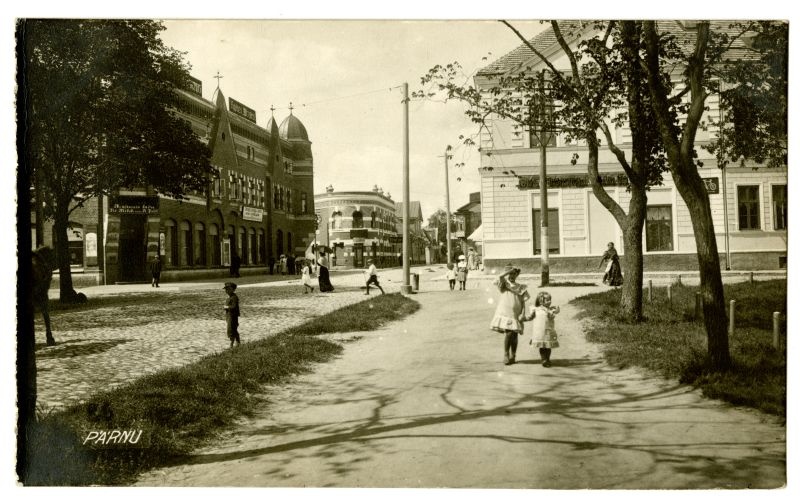 Vaade pikki Pärnu linna Rüütli tänavat