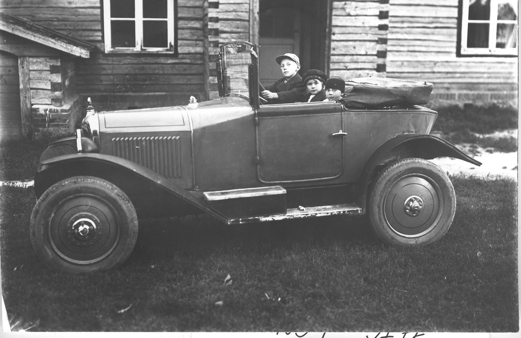 Foto. Fotograaf Gustav Zopp`a sõiduauto "Citroen" O-38.