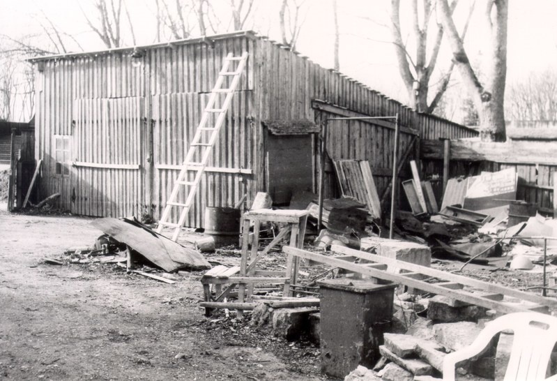 Kuressaare kindlus 1995.a.: autokuur vahetult enne lammutamist.