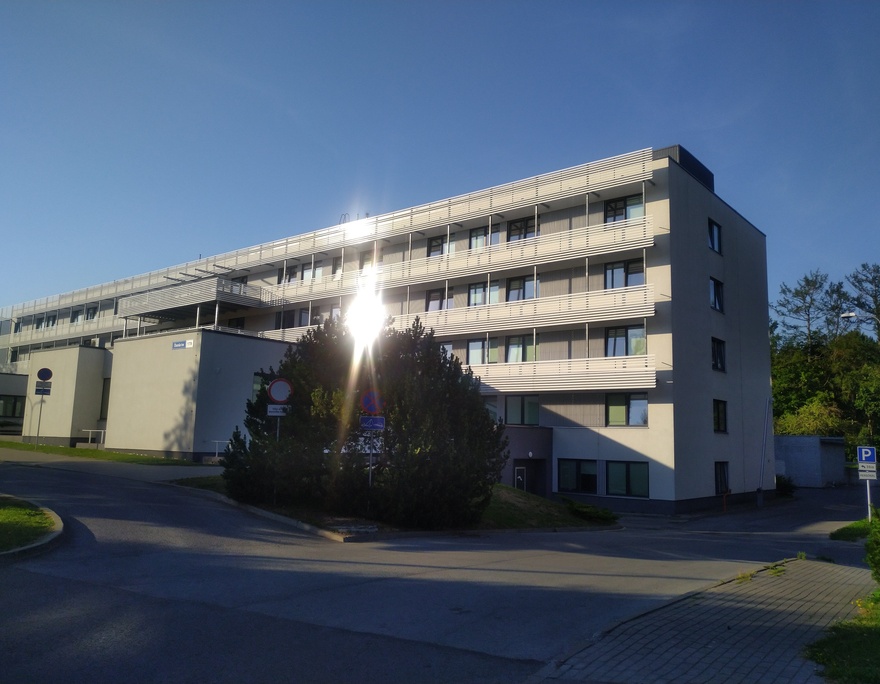 Väike-Õismäe polikliinik, vaade hoonele rephoto