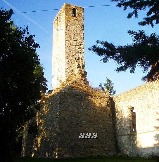 Käina kiriku varemed, vaade tornile rephoto
