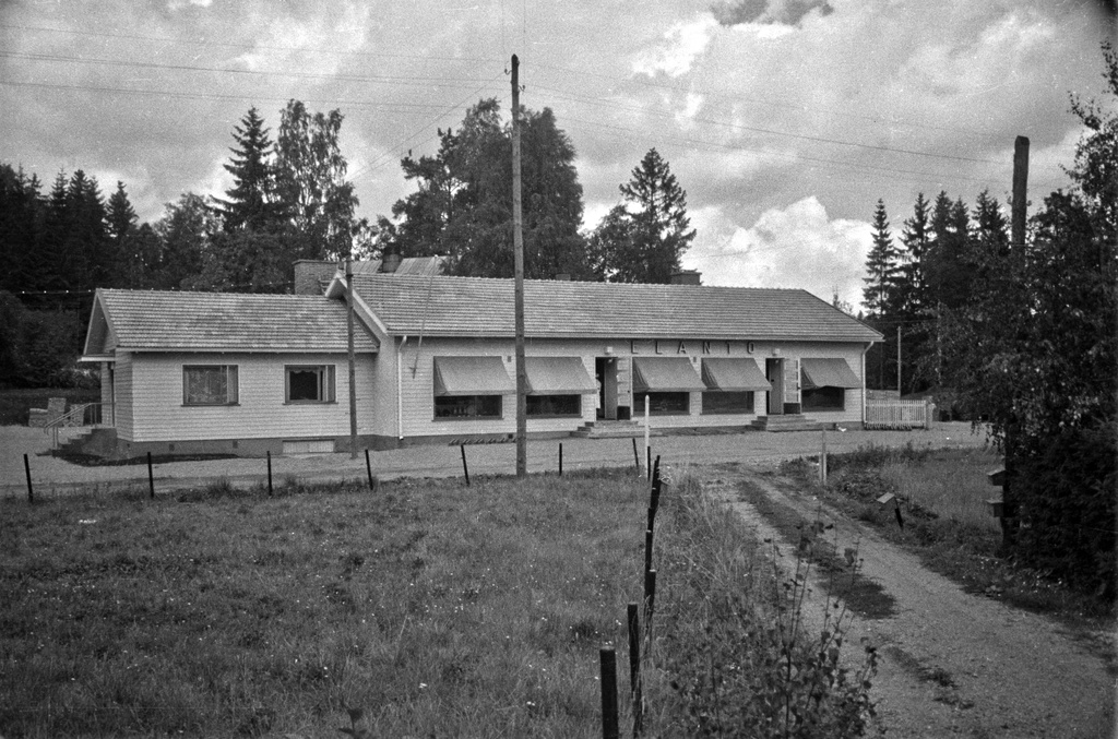 Espoo, Tuomarilan uusi 25.7.1950 avattu Elannon myymälä