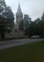 Company in the background of the Rapla church rephoto