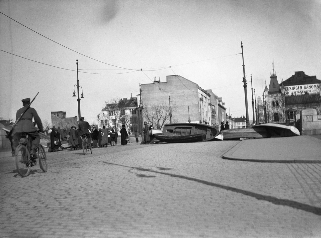 Helsinki Reign in 1918, checkpoint at the Pitkänsilla.