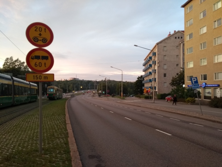 Hermanni 35, 37, 39. Itäinen Viertotie rephoto