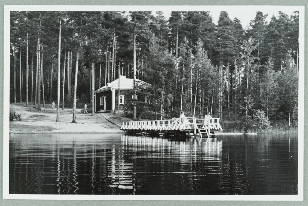 Sauna and roof of Valtion Hotel/Punkaharjun Lomakyla