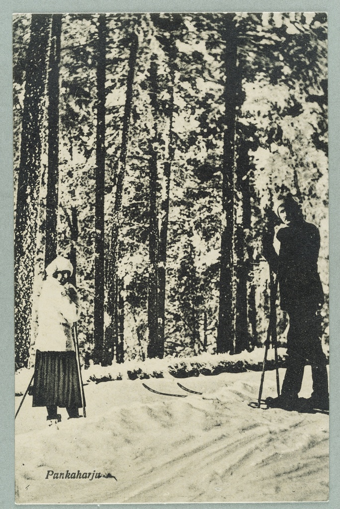 Skiers on the interior, more unspecified place, northwest