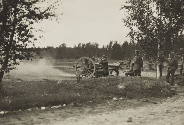 White Army in operation when taking over Ino Castle