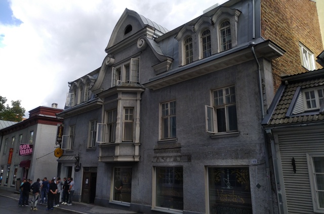 Buildings at the beginning of Tatari Street in Tallinn rephoto