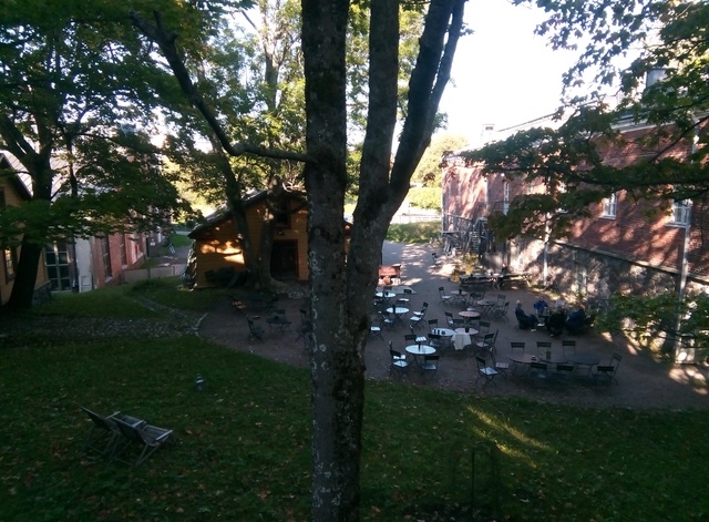 Red prisoners at the Susaaren prison camp in Suomenlinna IV district, Adlerfeldt traverse garden rephoto