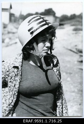 EÜE-77 Kirbla group member Reet Veetamm  similar photo