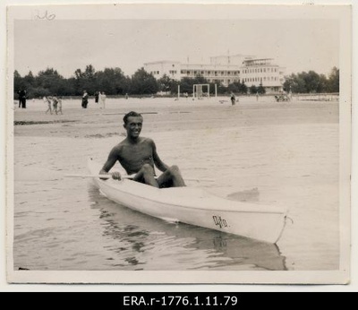 Raimond Valgre on the beach of Pärnu in a steamboat  duplicate photo