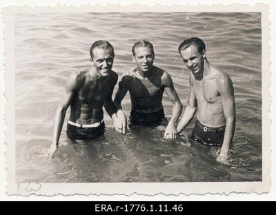 Raimond Valgre with two companions on the beach of Pärnu in water  duplicate photo