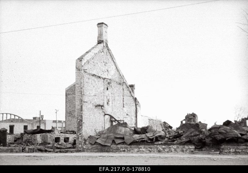 Ruins of the Luther factory on Pärnu highway.