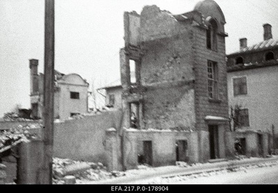 Ruins in Toomkuna Street area.  similar photo