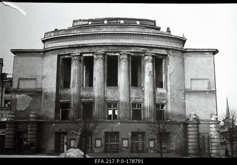 Broken theatre Estonia.