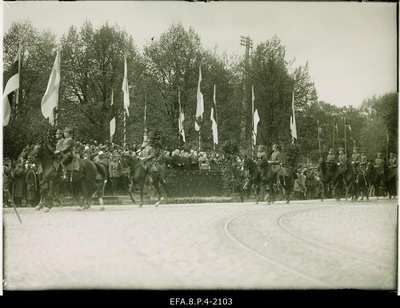 In the event of a visit to the President of Finland Relander, the rider's army defiles on the parade organized at the Tallinn Liberty Square.  similar photo