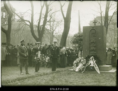 Opening the memorial pillar of the fallen in the War of Independence to the Finnish joint haw in Helsinki.  duplicate photo