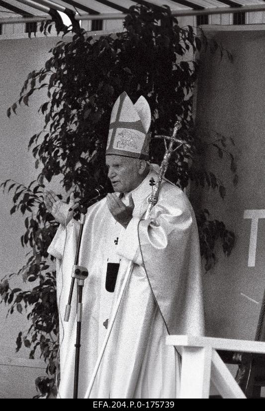Pope John Paul II in Tallinn.