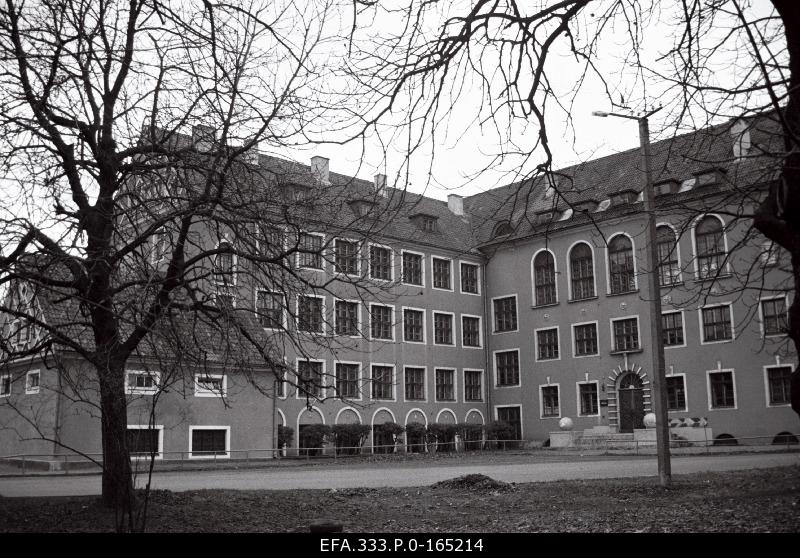 Tallinn Cross Basic School.