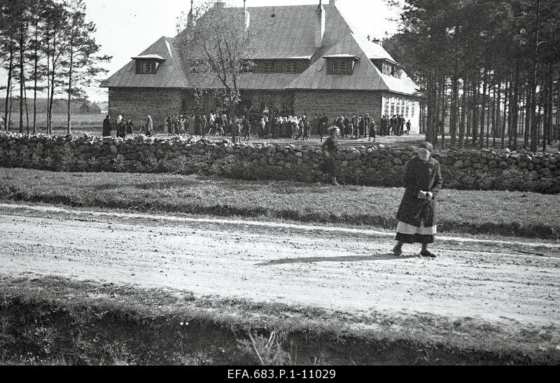 Harju-Risti school house-popular house on Mother's Day.