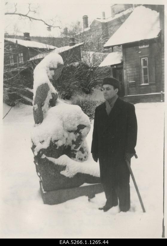 Bernhard Mäevee J. Paberit sculpture "Learning girl" at the hotel "Park" courtyard