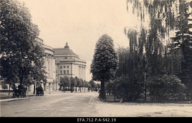 View of the Estonian Theatre and the green area in front of the theatre.