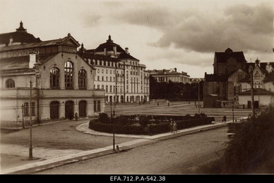 View of the New Market Square.  duplicate photo
