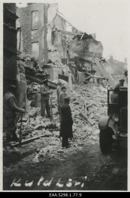 View of the ruins of the guest house and restaurant Gold Liv probably after the bombing of Tallinn  similar photo