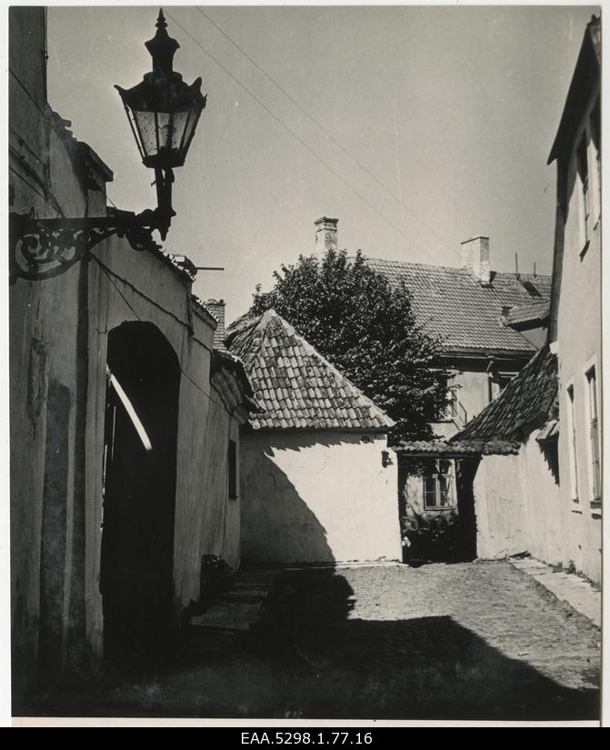 View of a couple of houses on Toomkooli Street