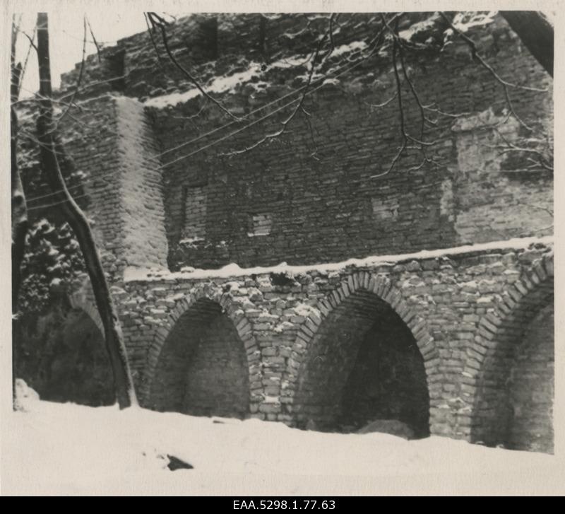 View of the section of the city wall between the short foot and the Talli Tower