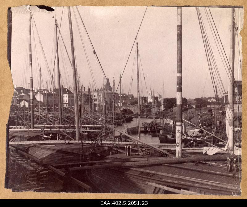 View of Emajõele, city center port