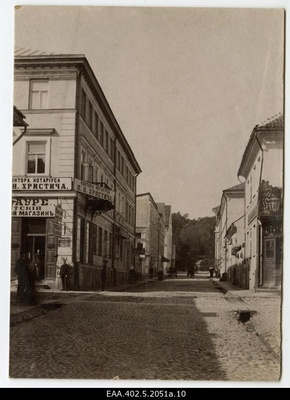View from Rüütli Street to the Toomemäe direction on Küütri Street  duplicate photo