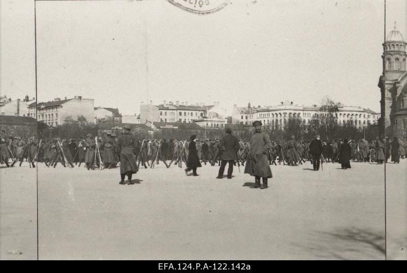 Russian 4. Vidzeme Latvian hunters in the survey of Riga Esplanaadi, May 1917.
