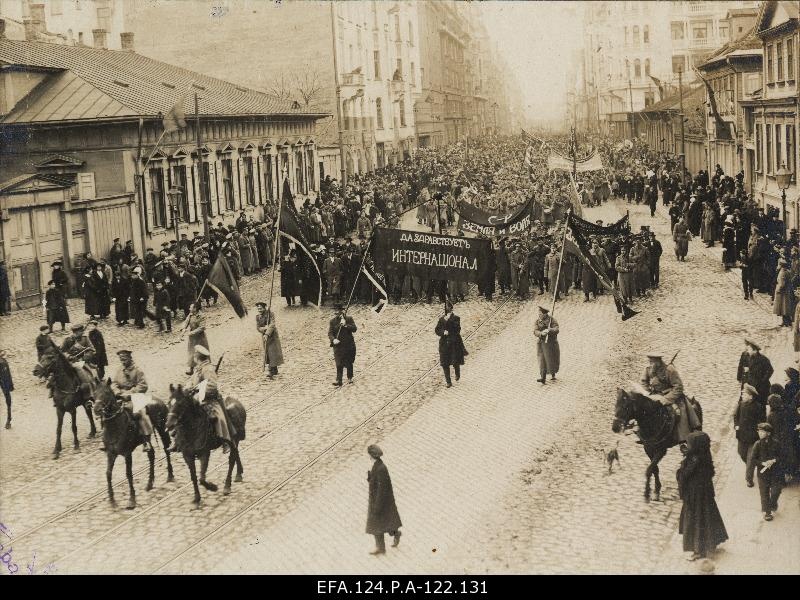 6. Soldiers of the Siberian corps on the 1st May train on Aleksandri Bulvar in Riga 1. 05. 1917.