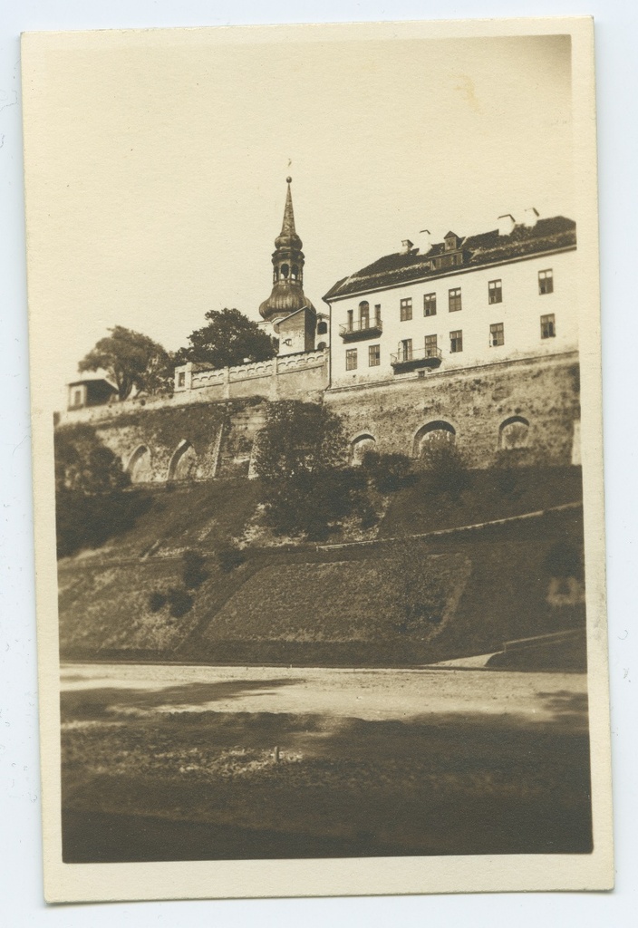 Tallinn, Toompea nõlv loodest, taamal Toomkirik.